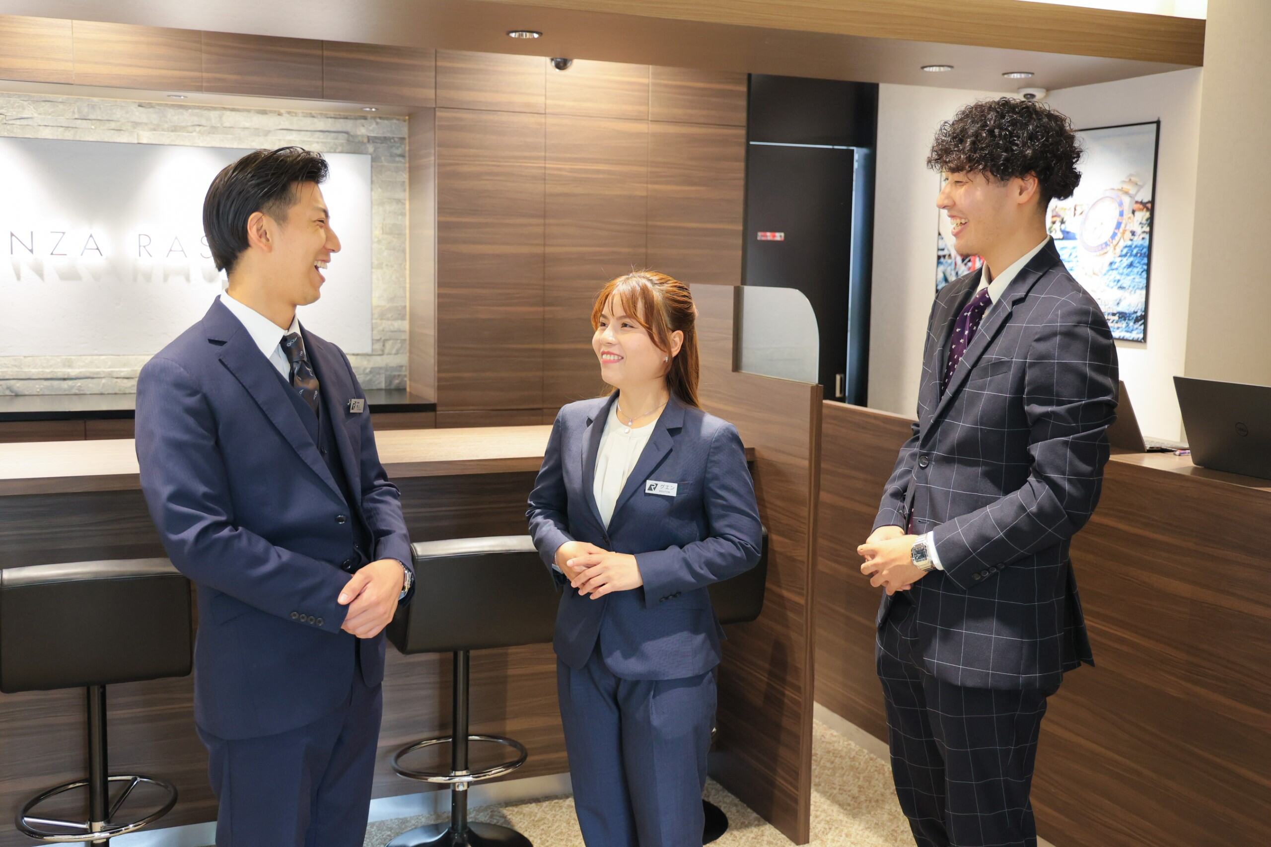 店舗スタッフ
