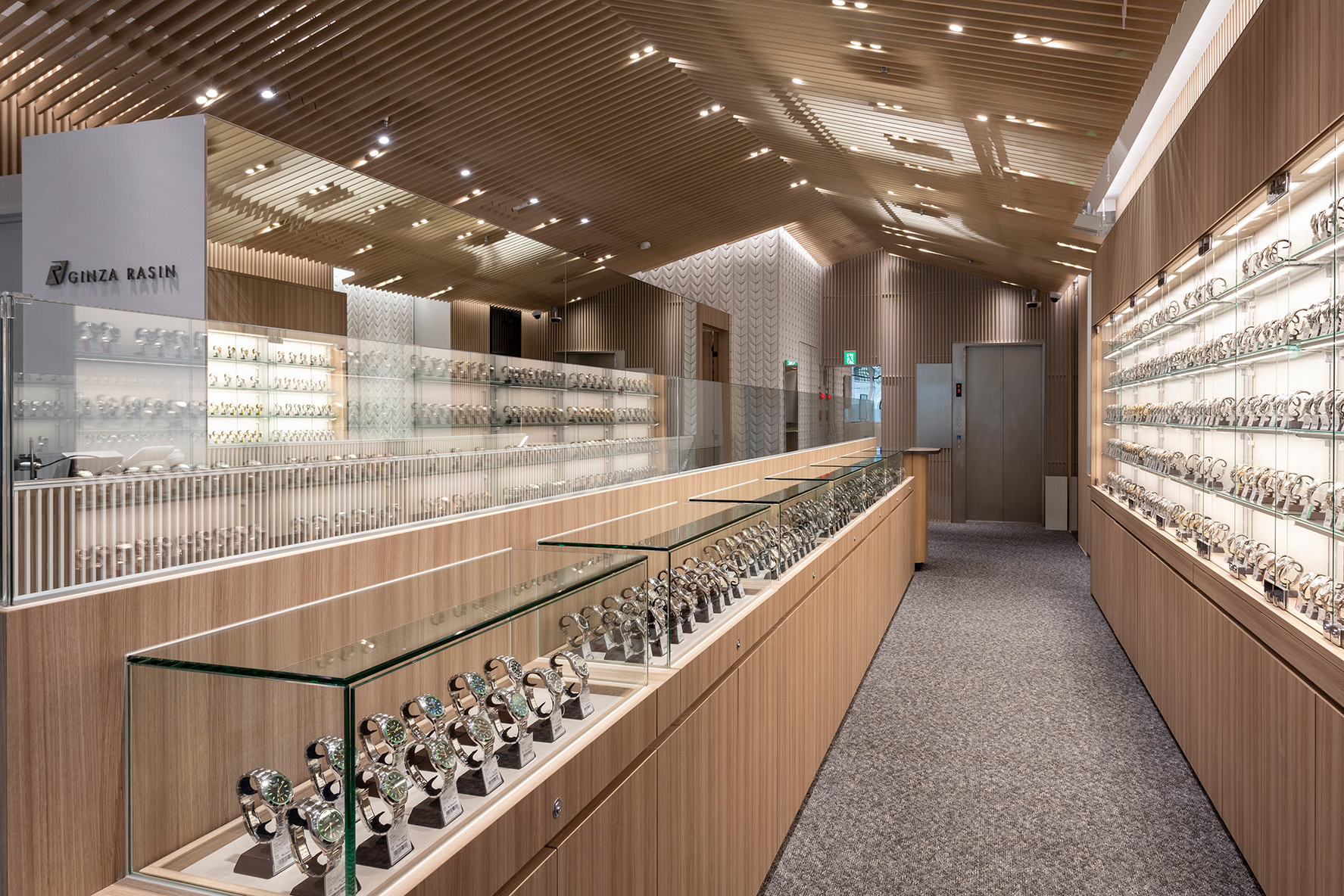 心斎橋店 店内イメージ