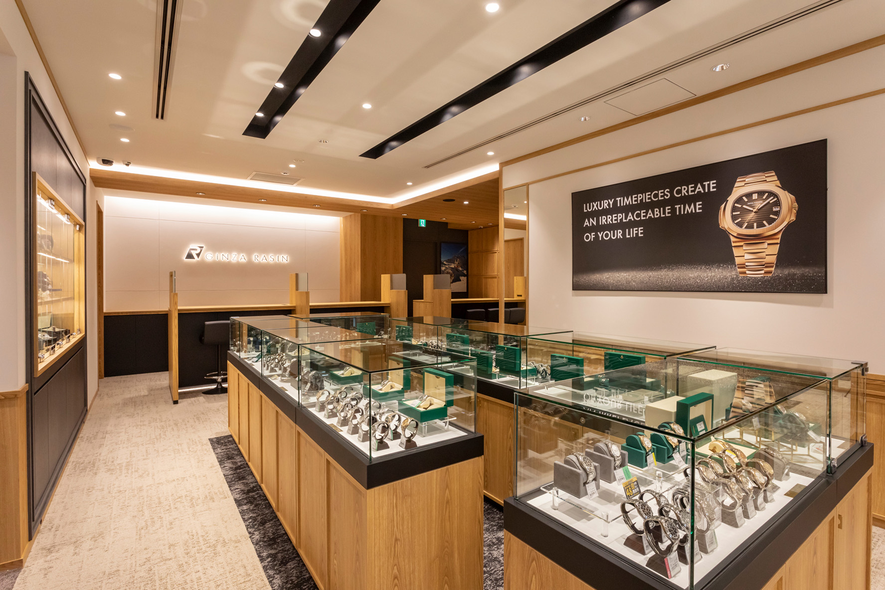 新宿店 店内イメージ