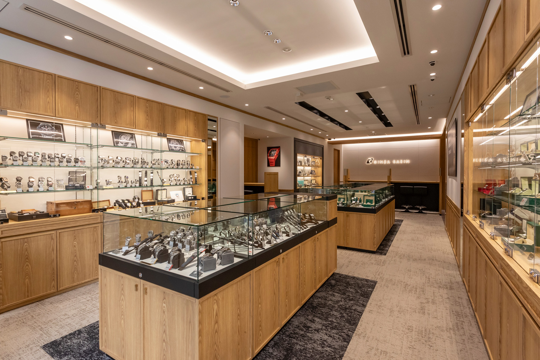 新宿店 店内イメージ